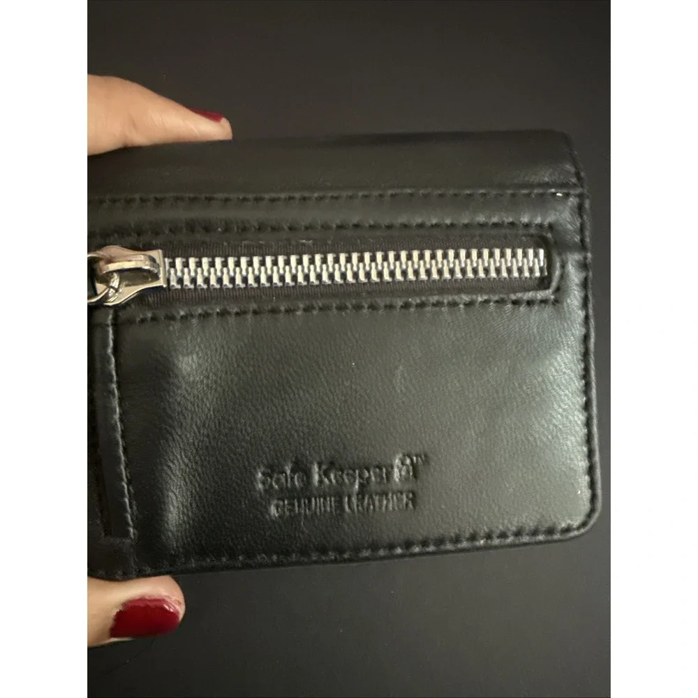 Safe Keeper Genuine Leather Black Mini Bifold Silver Zip. New.